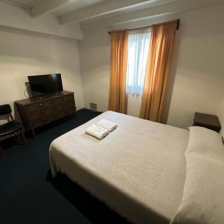 Hotel Paris Rio Gallegos Ngoại thất bức ảnh