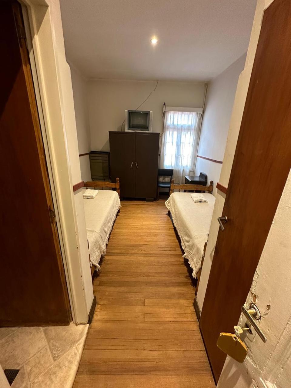 Hotel Paris Rio Gallegos Ngoại thất bức ảnh