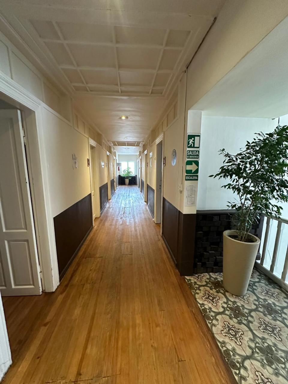 Hotel Paris Rio Gallegos Ngoại thất bức ảnh