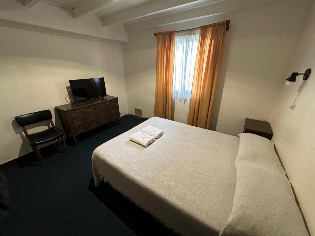 Hotel Paris Rio Gallegos Ngoại thất bức ảnh