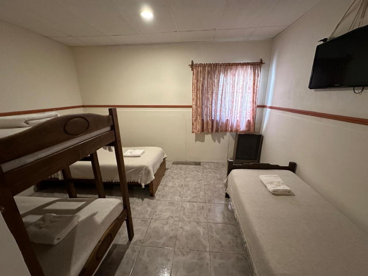 Hotel Paris Rio Gallegos Ngoại thất bức ảnh