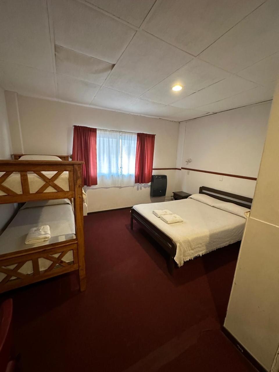Hotel Paris Rio Gallegos Ngoại thất bức ảnh